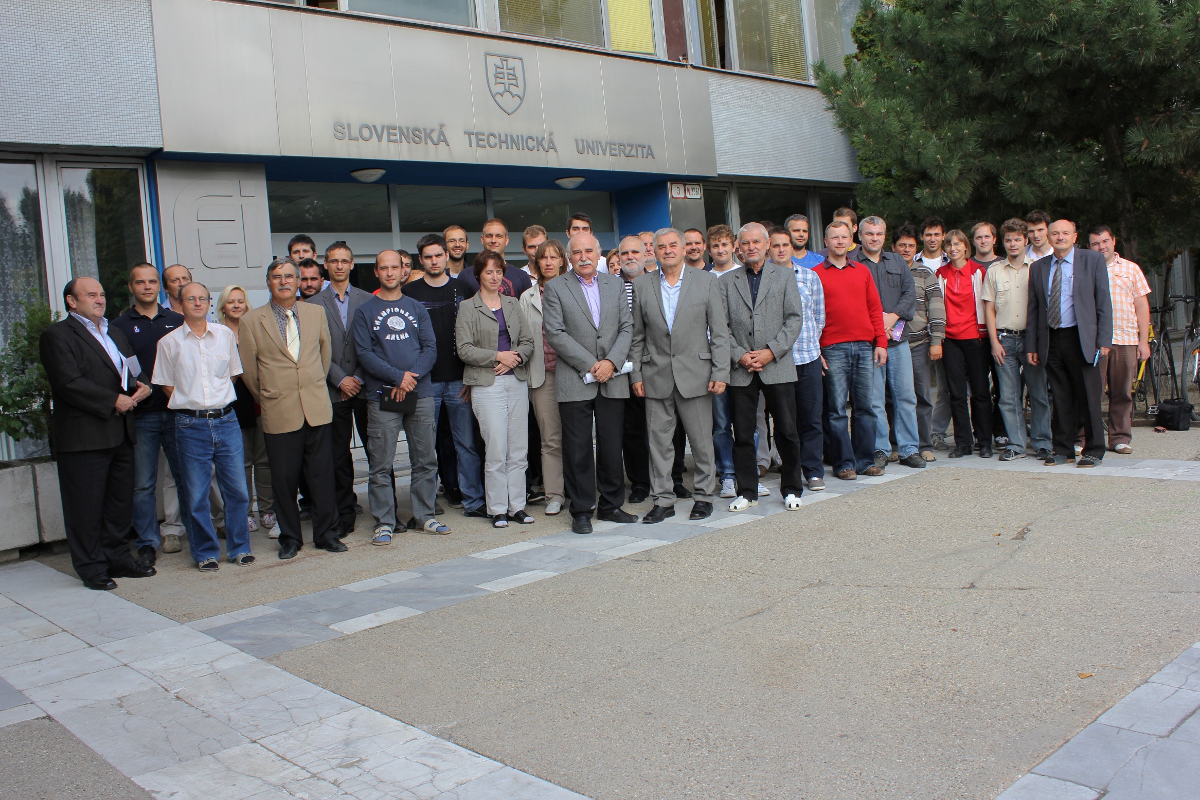 Prvé stretnutie zamestnancov a doktorandov 10.9.2013