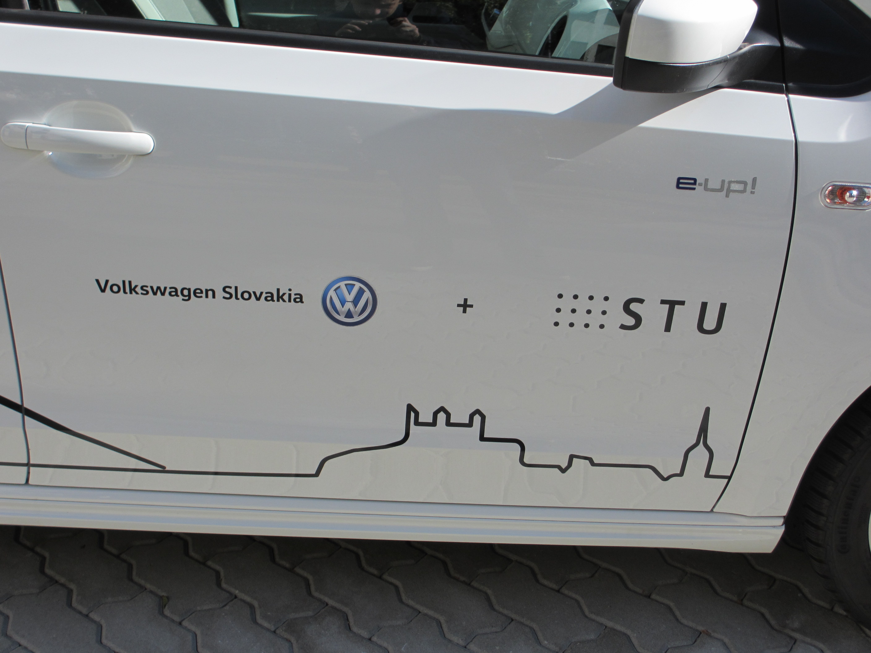 Odovzdávanie elektromobilov VW e-Up (21.9.2015)