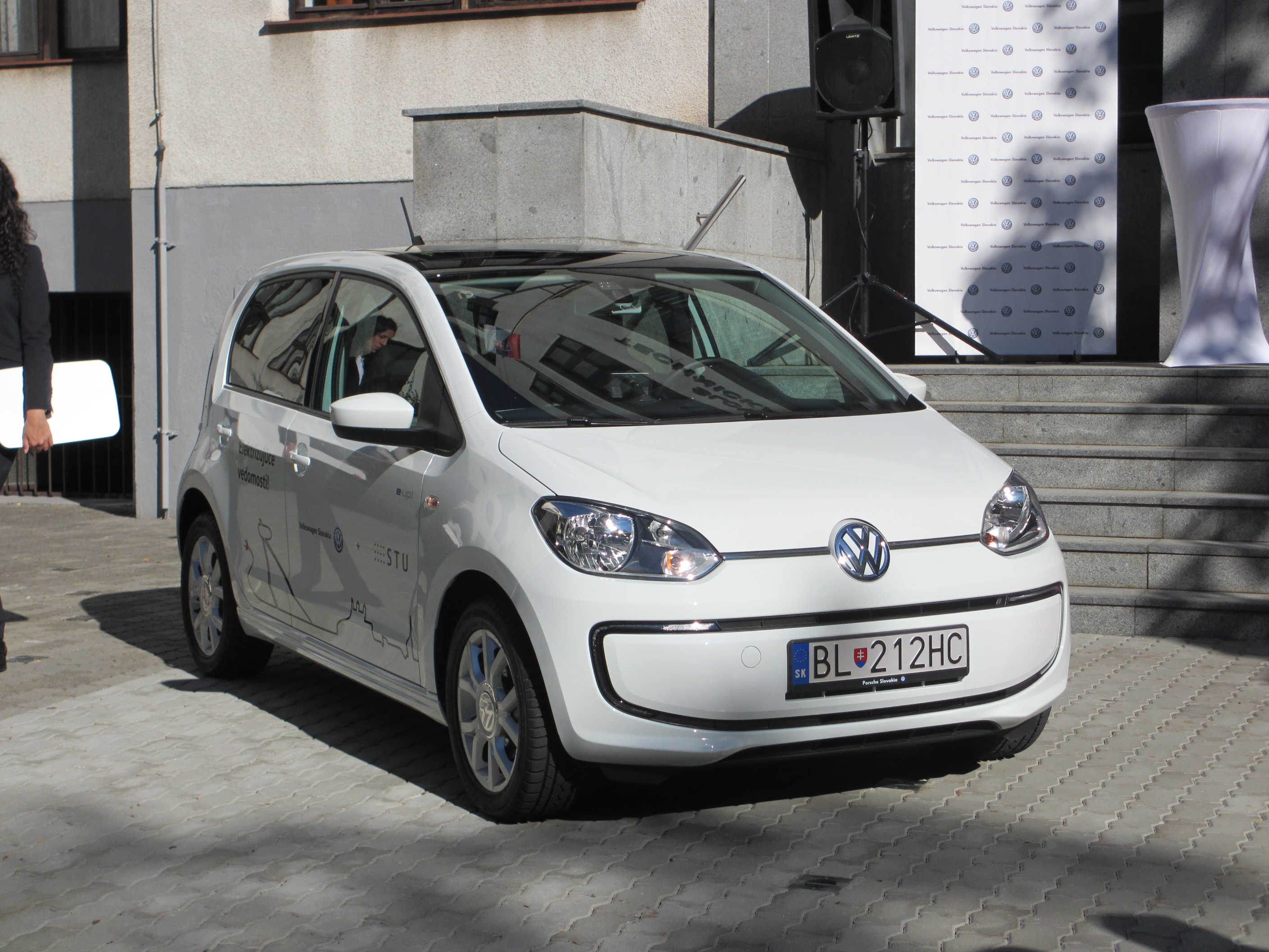 Odovzdávanie elektromobilov VW e-Up (21.9.2015)